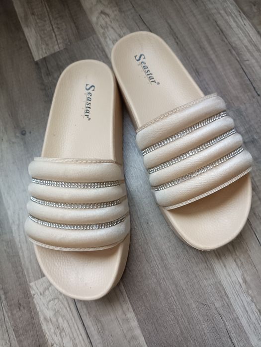 Продам шльопанці розмір 40!