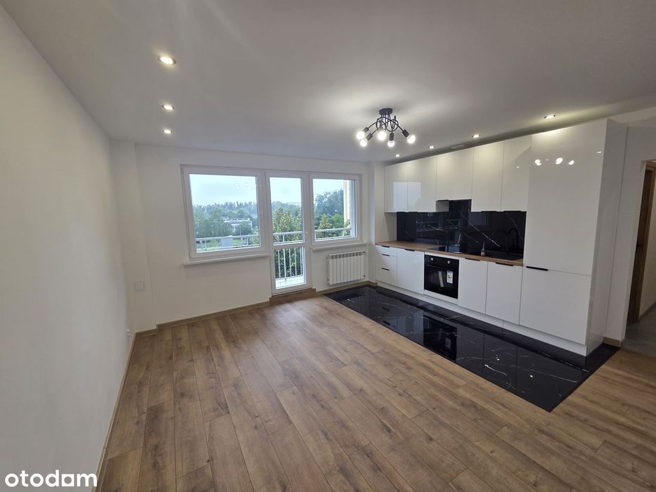 Zabrze, Po Remoncie, Salon z Ankesem + 2 pokoje, Winda, Balkon