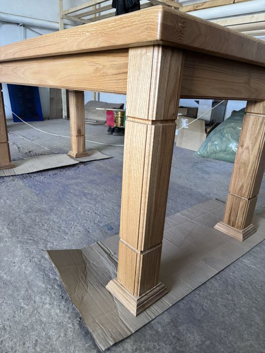 Стіл дубовий