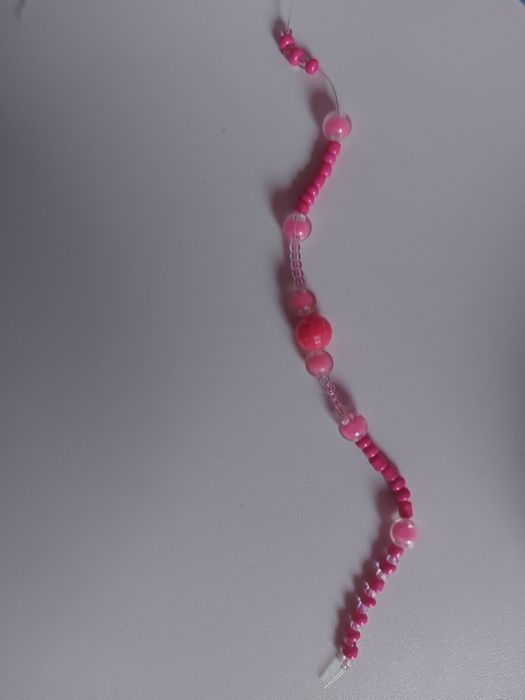 wisiorki z koralików bez przypięcia 4 szt.
