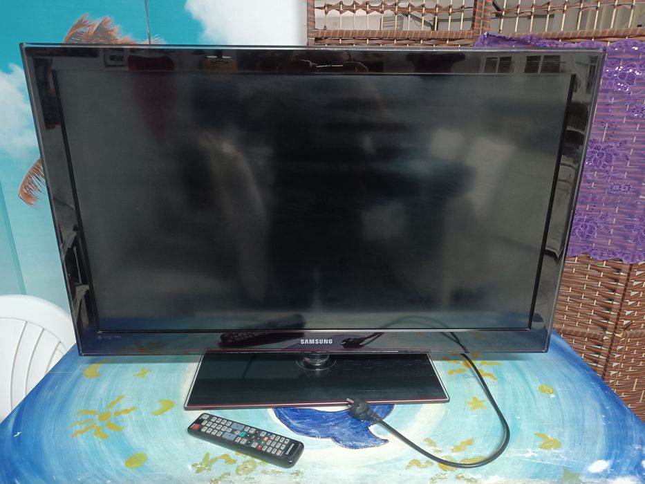 TV Samsung LCD 40"