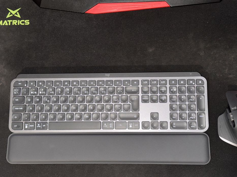 Combo MX master 3s + MX keys + mx palm rest