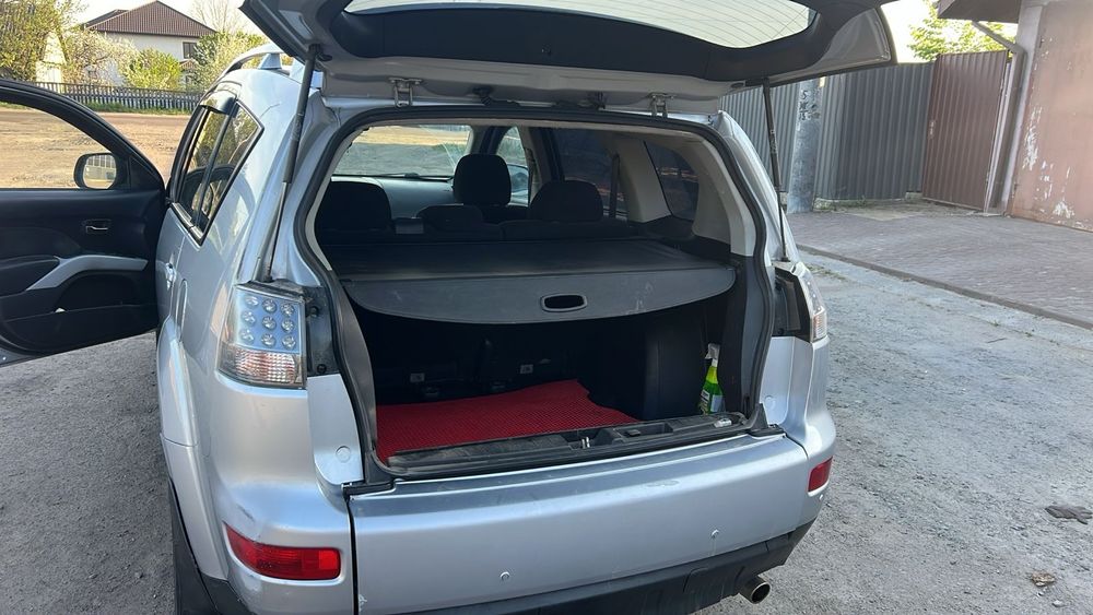 Продам mitsubishi outlander xl