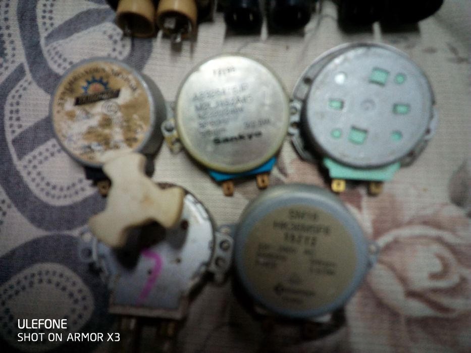 Деталі до мікрохвильовки