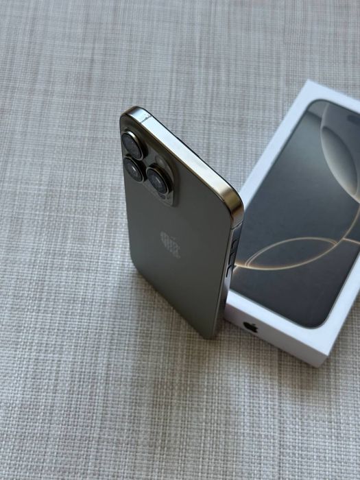 Продам IPhone 16 PRO MAX 256 Neverlock