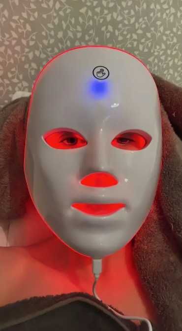 Máscara LED de Cuidado de Pele - Como Nova! Envio grátis!