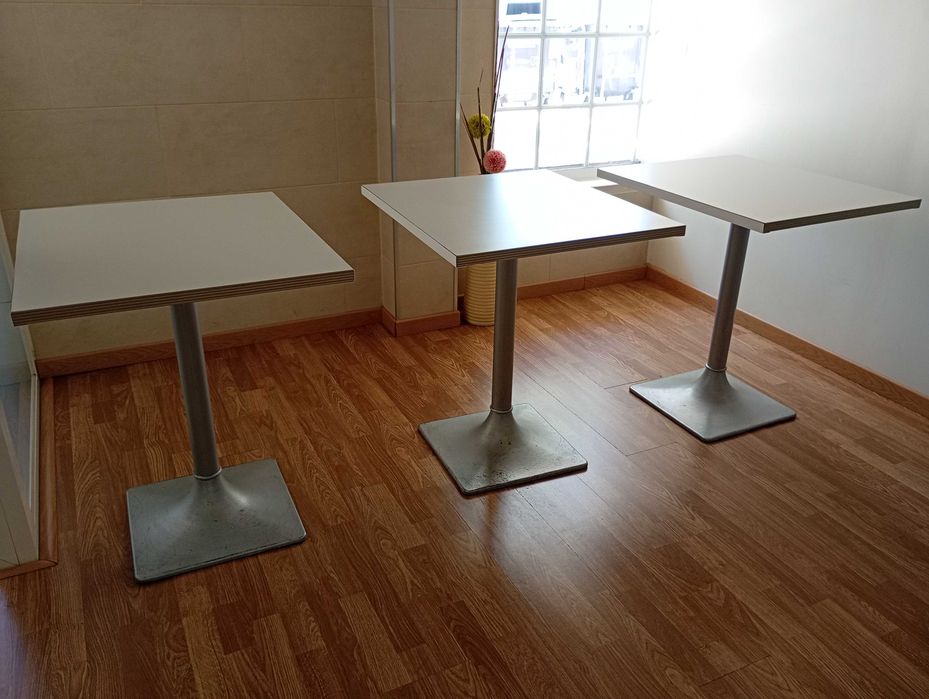 Mesas para restaurante ou pastelaria