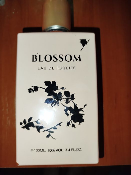 Віддам безкоштовно одяг для дівчини жінки блузка плаття джинсовка