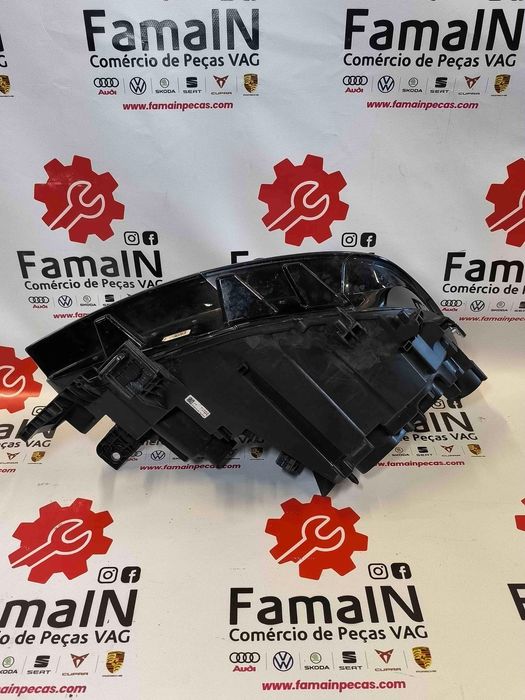 Ótica / Farol Esquerdo VW ID.4