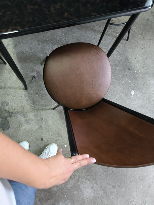 Mesa com 4 cadeiras