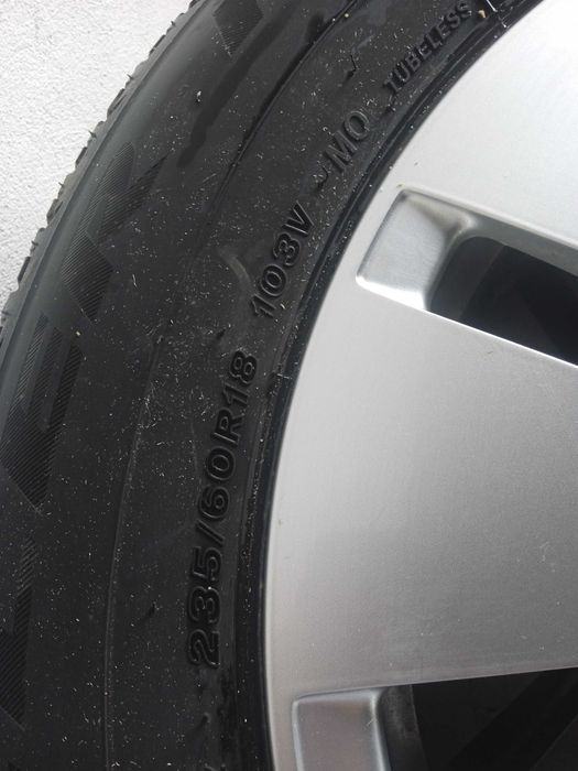 Jantes Audi 235x60xR18 Pneus Bridgestone