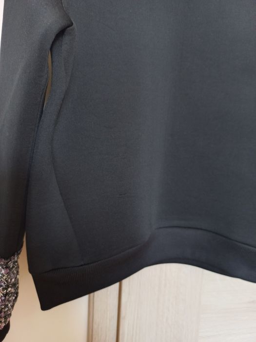 Czarna bluza damska z cekinami pianka 36 38