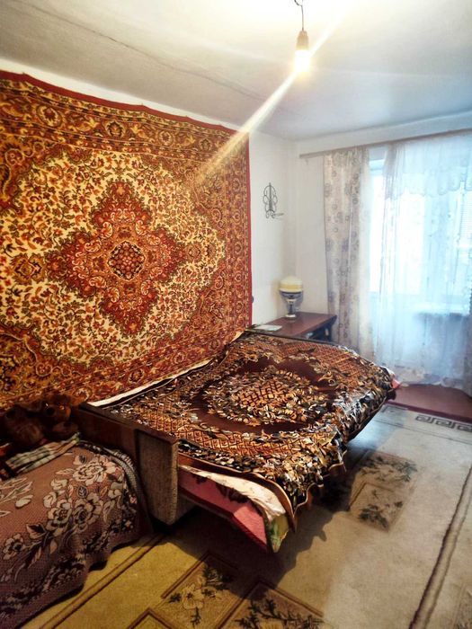 продам 3 кімн кв,3\5 цегла, Інгульский район,поруч кінотеатр Юность