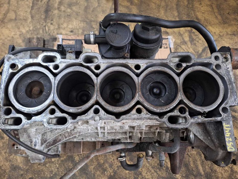 Bloco usado VOLVO XC90 2.4D 163CV D5244T pistões bielas cambota bomba óleo