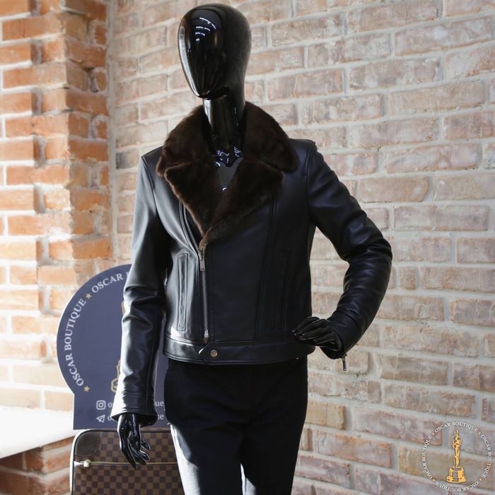 Шкіряна куртка з нат хутром