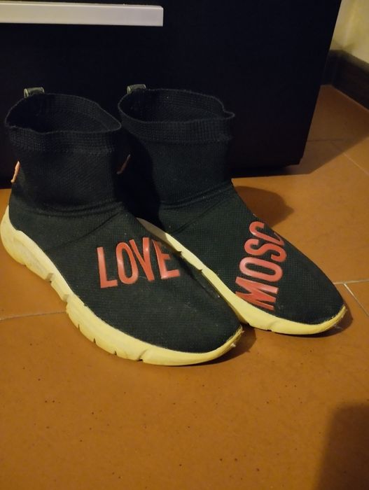 Botas Love Moschino estilo sapatilha meia