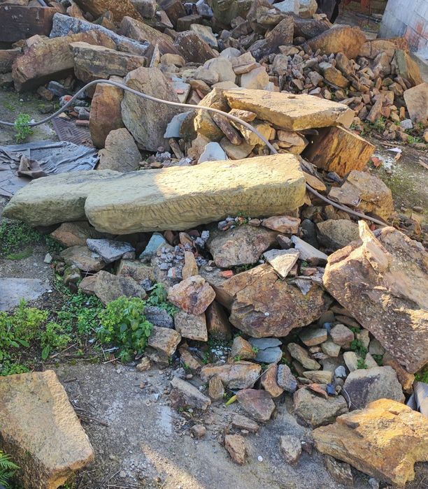 Dou entulho a quem interessar