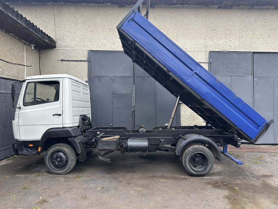 Машина сів поіхав