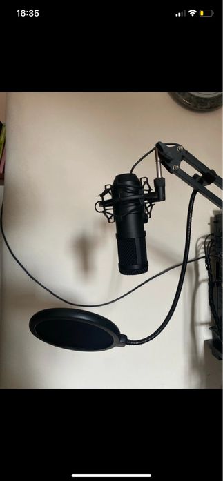 Microfone preto Ksom c/ caixa