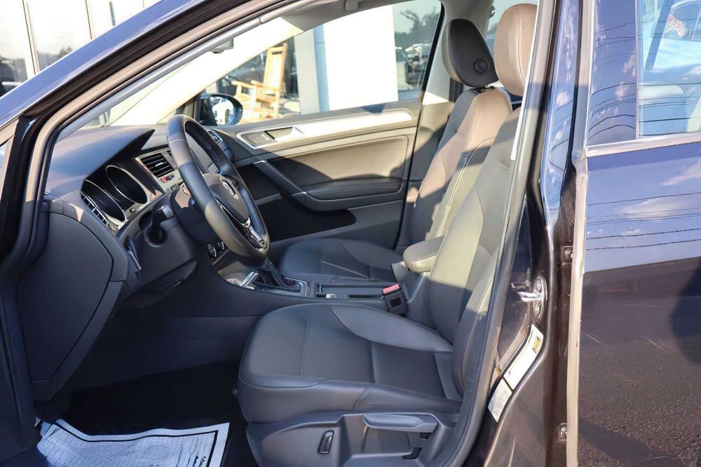 Volkswagen e-Golf SEL Premium      2015