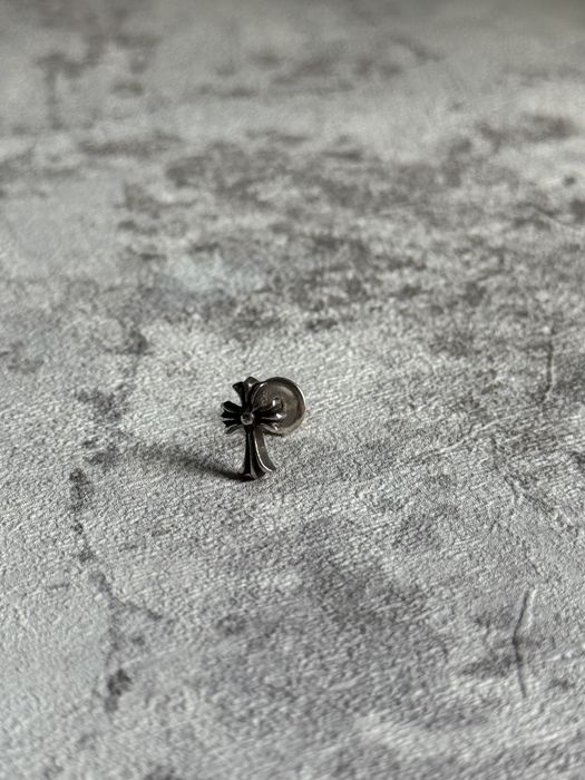 kolczyk krzyż Chrome Hearts