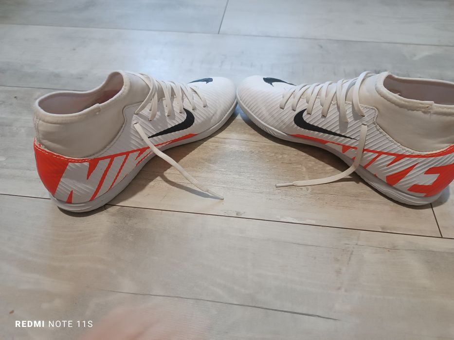 Футзалки , сороконожки