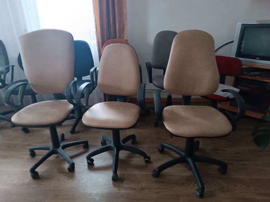 Крісло офісне комп'ютерне