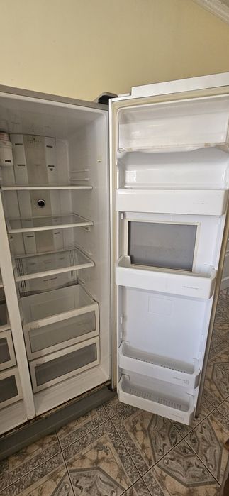 Двухкамерный холодильник Samsung RS21FLSG