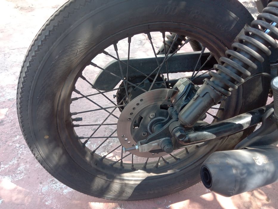 Mutt Mongrel 125 mota carismática