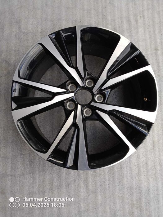 Felga Toyota CH-R ET35 18X7J 5x114.3