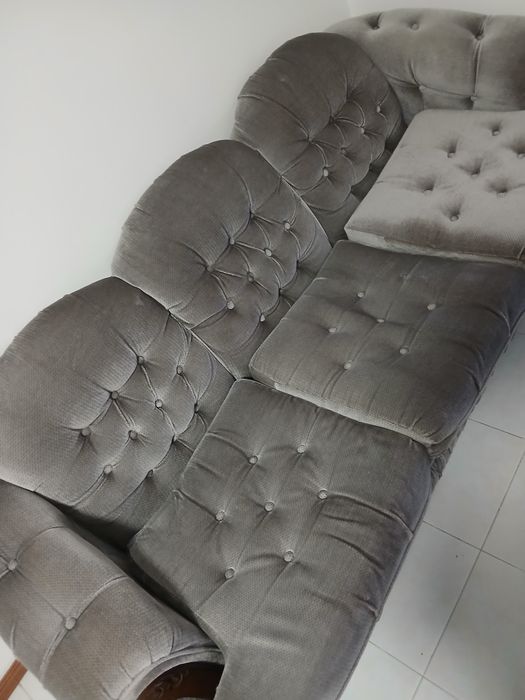 Conjunto de Sofás Clássico Cinza – 4 Peças (€400)