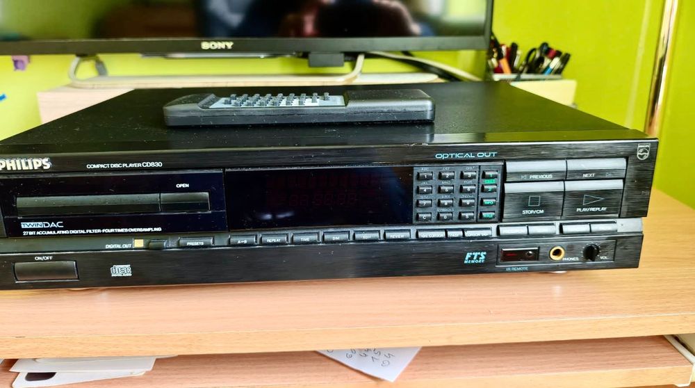Odtwarzacz Philips CD 830