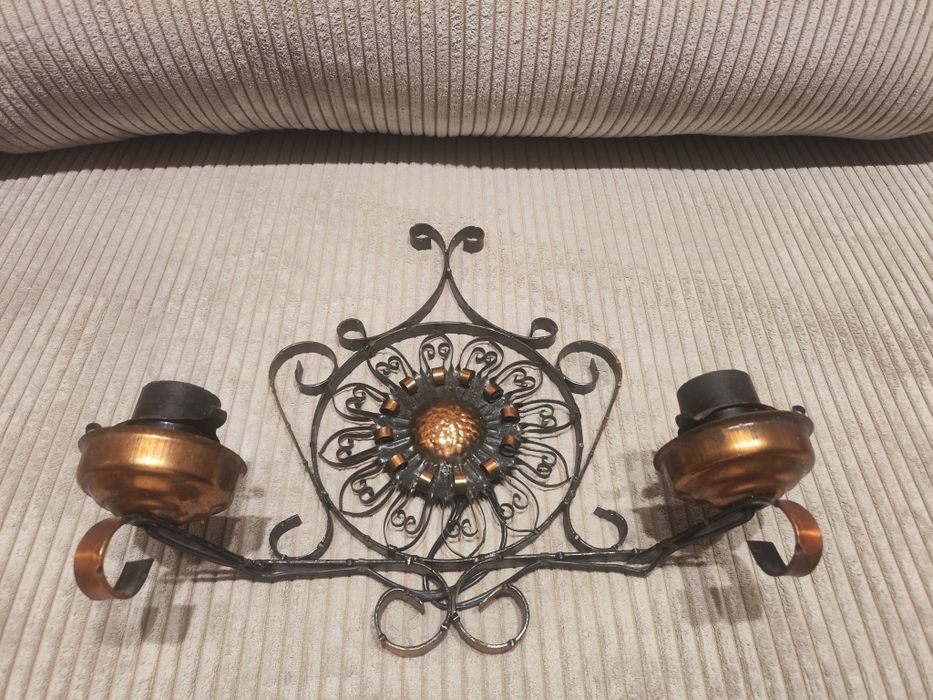 Kuty metalowy kinkiet ścienny