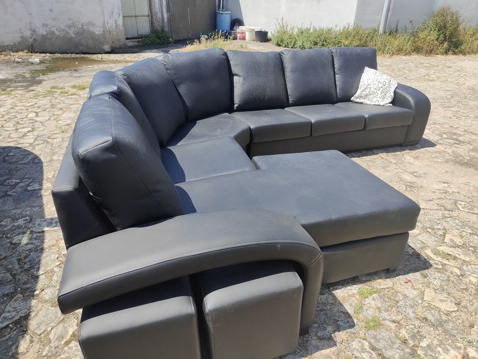 Sofá preto em Napa