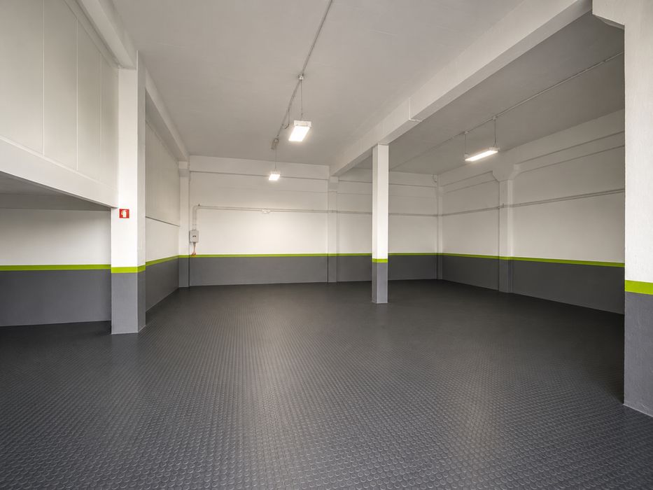 Armazém para Arrendamento com Excelente Localização e Grande Capacidade de Armazenamento