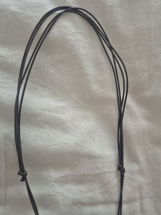 Colar com pedra e pérolas