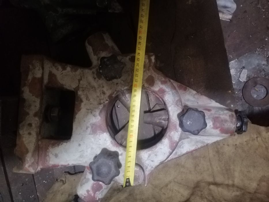 Люнет токарного станка