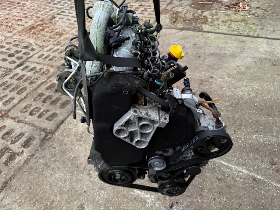 Silnik kompletny 1.9 cdti opel vivaro kod F9K