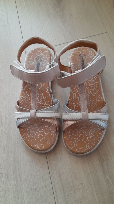 Sandałki dla dziewczynki, rozmiar 32