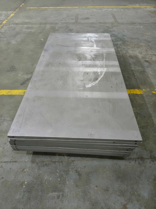 8 Paineis em chapa de aço com estrutura tubular para estante ou piso de suporte, acabamento galvanizado.