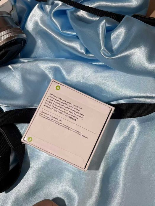 Nowe Zapakowane Słuchawki Bluetooth Apple AirPods 4