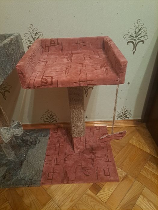 Когтеточка с лежаком, новая