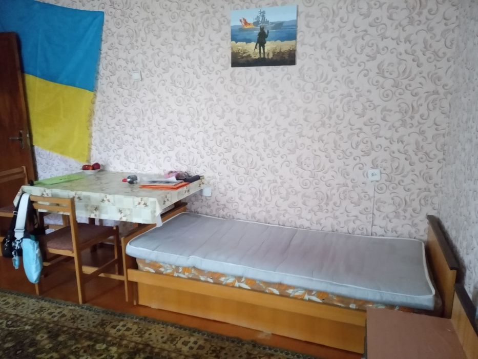 Здам кімнату в будинку для дівчини без господаря.