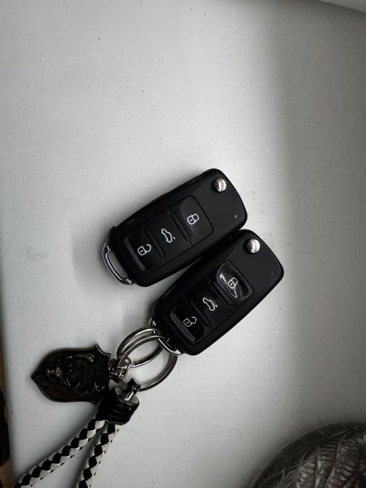 Автомобіль стан супер Volkswagen Polo 2012 1.4 бензин (85 к.с.)