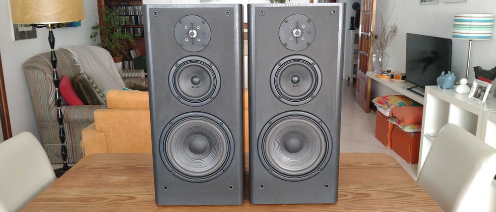 Colunas JBL LX-500