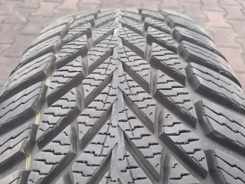 4 bardzo mało używane opony zimowe NOKIAN 185 65 R15 stan bdb, 2024rok