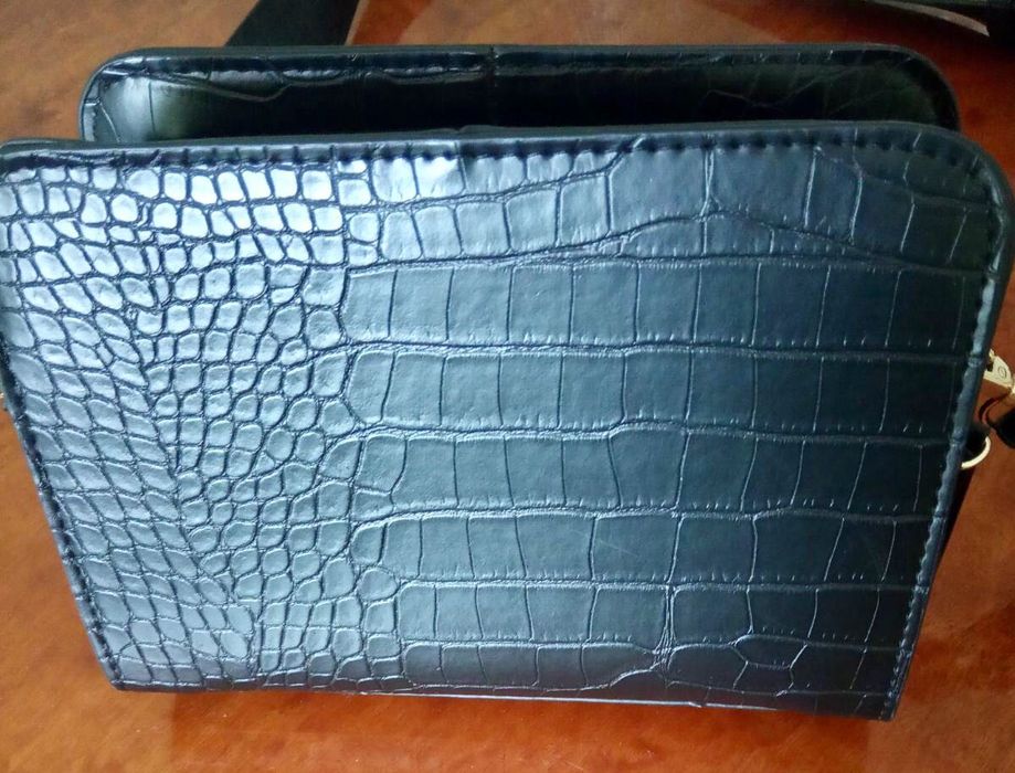 Сумочка через плече. Нова.