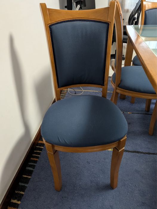 Mesa cerne com vidro fosco e 6 cadeiras