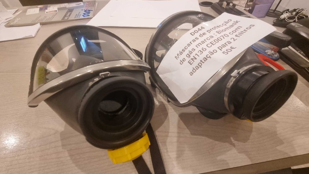 Máscaras de protecção,  com 2 adaptadores
