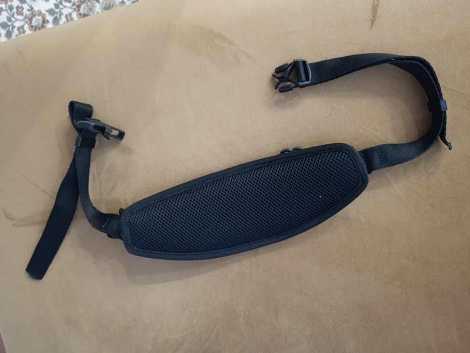 Bolsa desportiva Adidas orignal para treino ou corrida! Está em ótimo